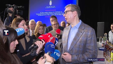 PREDSEDNIK VUČIĆ IZ LOŽIONICE: Za proizvodnju stakla je uvek potrebna najniža cena gasa