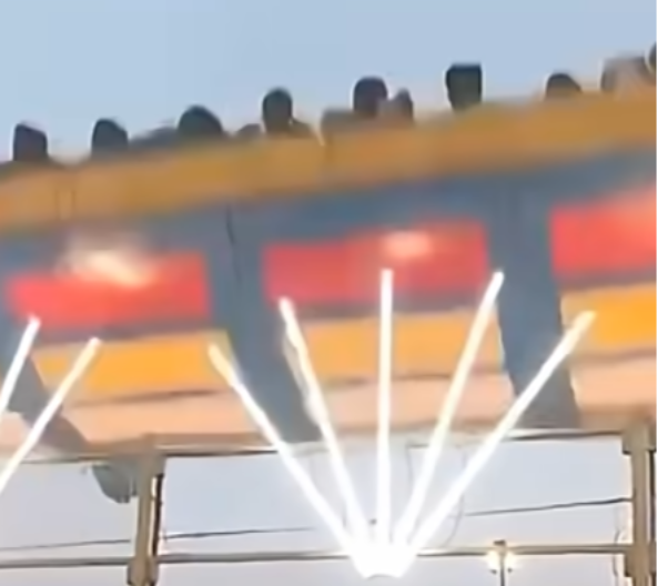 SNIMAK JEZIVE NESREĆE OBIŠAO PLANETU Sve se desilo u sekundi, ljudi su vrištali u panici (VIDEO)