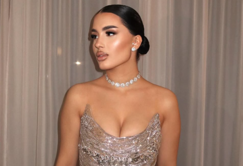 "ONI RASPOLAŽU NOVCEM" Pevačica (20) ima salon i nekoliko stanova, a sada otkrila kome ostavlja svu zaradu! 