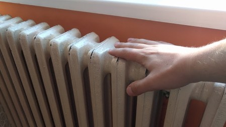 KO SE GREJE NA GAS OVO MORA DA ZNA U četvrtak devet gradova u Srbiji ostaje bez grejanja na 24 sata