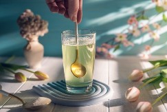 Nema žene koja danas ne pije kolagen: Da li je zaista hit ili bacanje para?