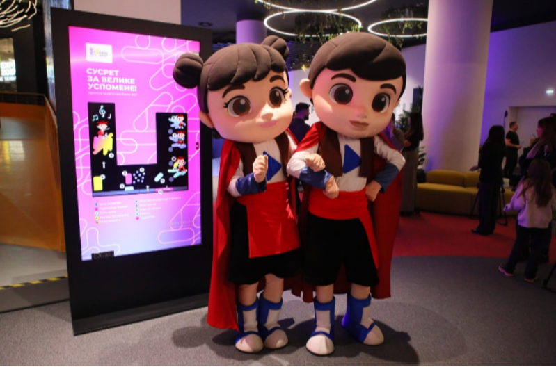 MASKOTE RASTKO I MILICA PREDSTAVLJENE UŽIVO Spektakl u Ekspo Plejgraundu na Beogradskom sajmu