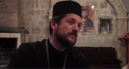 "MAGARČE, KO TE JE TOME NAUČIO..." Otac Gojko prepričao nesvakidašnji događaj na Ostrogu