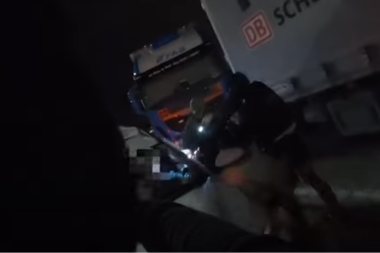 PAO SA PET KILOGRAMA AMFETAMINA Policija ga zaustavila u taksiju, droga pronađena u vozilu