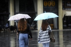 HLADNIJE I PONEGDE SA KIŠOM Danas do 13 stepeni, a već u nedelju vreme se DRASTIČNO MENJA 