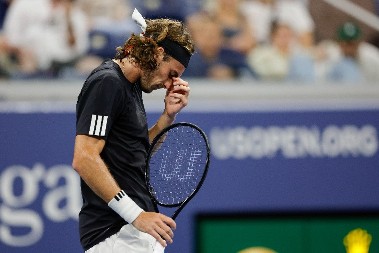 OVAJ ČOVEK NE ZNA GDE BIJE Čuveni teniser doživeo novi krah