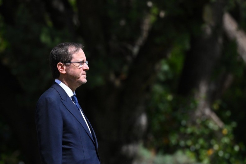 "HERCOG BI TREBALO DA SE STIDI, TO JE SRAMOTA" Tramp opleo bez zadrške