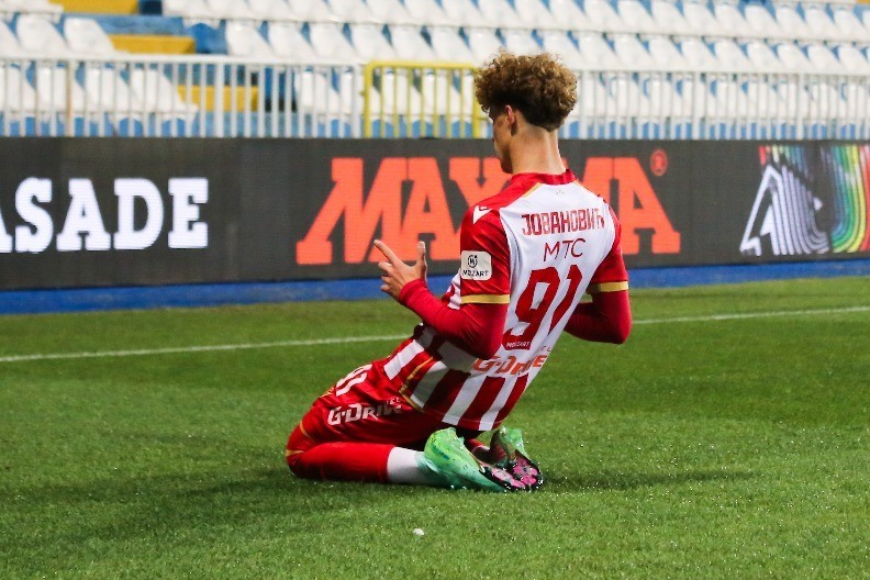 TEŠKI DANI Hteli ga Zvezda i Partizan, a sada šest meseci (verovatno) neće igrati nigde