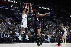 LUDNICA U ATINI Boldvin srušio PAO u poslednjoj sekundi