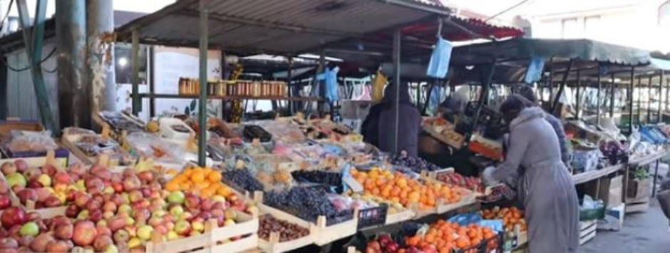 NENORMALNE CENE VOĆA I POVRĆA NA PIJACAMA! Sve poskupelo za 70%: Jabuka košta kao zlato, a tek da čujete za pasulj i tikvicu