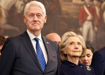 HILARI KLINTON SE OGLASILA POVODOM EPSTAJNOVIH FAJLOVA! U njima se više puta pominje Bil: ''To je zastrašujuće''