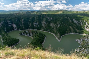 Uvac: Tamo gde priroda crta najlepše krugove i orlovi čuvaju nebo