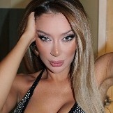 TEA NIKAD IZAZOVNIJA Pred krcatom diskotekom u Berlinu napravila spektakl za pamćenje za Dan zaljubljenih (VIDEO)