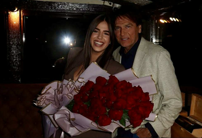 PRVO OGLAŠAVANJE NAKON BOMBAŠKOG NAPADA Ćerka Zdravka Čolića zaintrigirala javnost (FOTO)