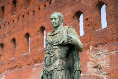 Drevna knjiga o moći i skandalima - Posle 2.000 godina postala je bestseler