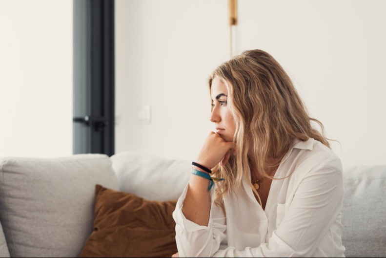 AKO NEMATE SAMOPOUZDANJE, UVEK PRAVITE ISTE GREŠKE Psiholozi savetuju: "Ovo je način da POBEDITE nesigurnost"