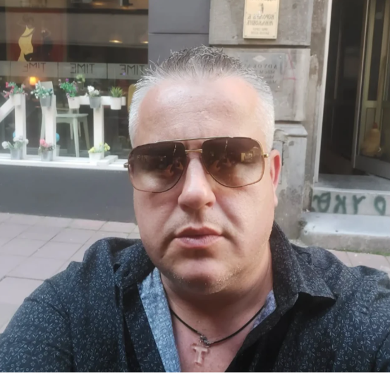 "NIKADA VIŠE NE BIH UŠAO U RIJALITI DA BRUKAM DECU" Pevač presekao nakon učešća: "Ne postoji novac..."