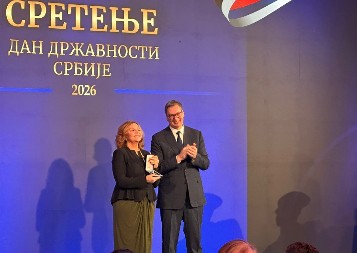 VUČIĆ DODELIO ORDEN ANI BEKUTI Pevačica zablistala nakon teškog perioda 