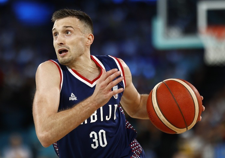 NE IZGLEDA DOBRO Povredio se Aleksa Avramović (VIDEO)