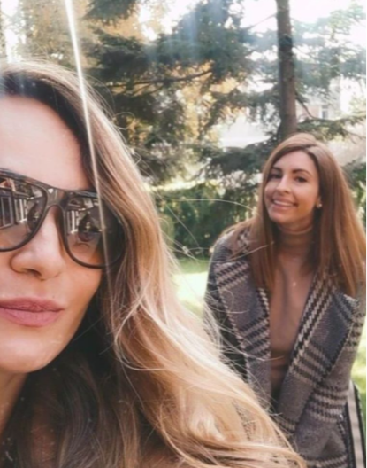 PORODILA SE POZNATA PEVAČICA Treneru rodila sina 