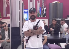 "OSAM GODINA SAM NOSIO LISICE" Luka Vujović pukao pred svima, na ivici nervnog sloma, tresao se dok je govorio o ovome!