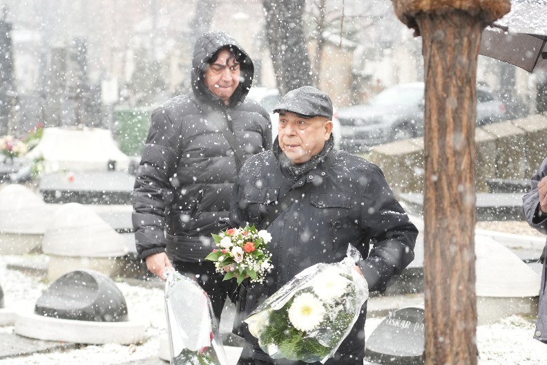 "SEZONSKI PEVAČI NISU ISPOŠTOVALI VELIKOG ŠABANA" Hasan Dudić besan na estradu: "Pomogao im je" 