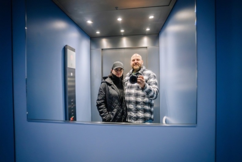 GODINAMA SE VOZIMO, A NE ZNAMO ISTINU Evo zašto je ogledalo OBAVEZNO u liftu - razlog će vas iznenaditi