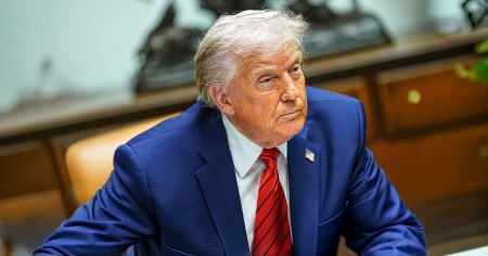 SVE MU JE GORE Tramp zbog para zatražio nešto nezamislivo! Hitno se oglasio advokat