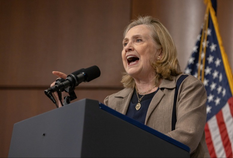 HILARI UDARILA NA BELU KUĆU! "Objavite sve odmah!"