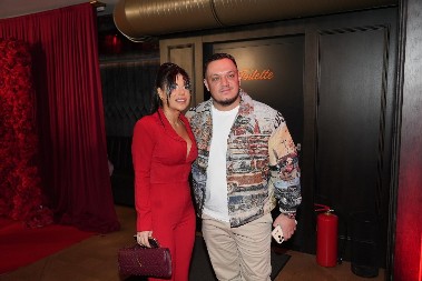 GASTOZOVA NOVA DEVOJKA VEČERAS ULAZI U ELITU Tek je pokazao javno, a sada spremna da napravi haos 