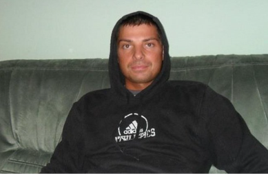 EVO KO JE PRETUKAO SINA SNEŽANE ĐURIŠIĆ Poznat identitet napadača sa Vračara, policija mu je za petama!