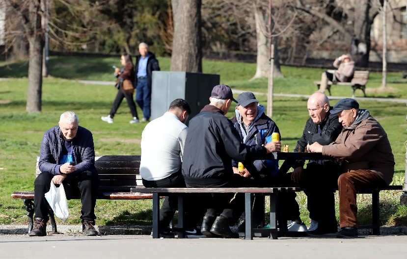 JUTRO HLADNO, PA 17 STEPENI Krajem dana stiže kiša, a evo kada će ponovo početi da pada sneg