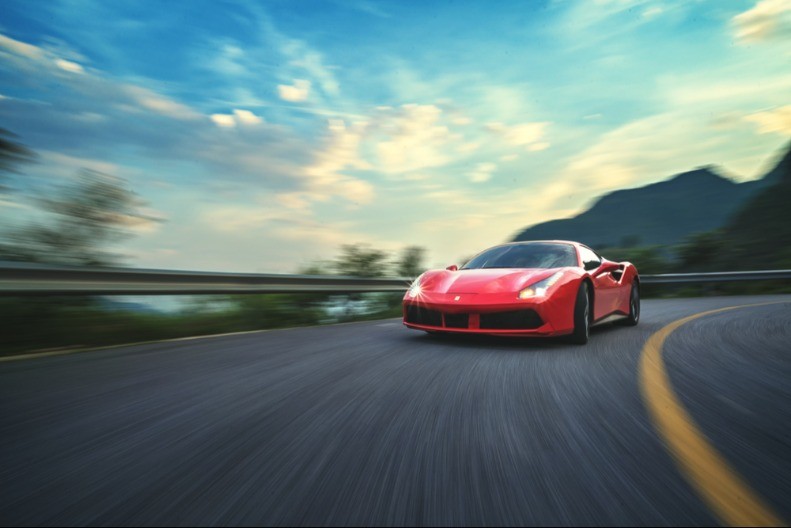 ŠOK NA PUTU Policija zaustavila besni Ferari, otkrili da je vozač BESKUĆNIK, a onda su saznali nešto što ih je OSTAVILO BEZ TEKSTA