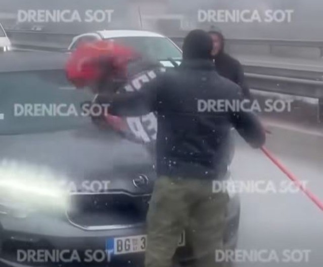 GLEDAJTE MANIJAKE! Šiptari presreli automobil sa beogradskim tablicama, počela jeziva tortura! (VIDEO)