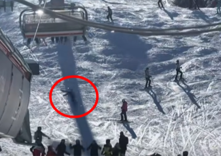 DRAMA NA JAHORINI: Dete visilo sa žičare, pa palo na sneg (VIDEO)