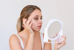 KO JOŠ KRIJE PODOČNJAKE? Ovaj trend šminkanja ih ističe na najlepši način, nesavršenost postaje status lepote