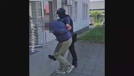 POKRAO IGUMANA TOKOM LITURGIJE Uhapšen lopov iz Inđije