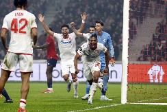 OVAKVA ZVEZDA MOŽE MNOGO Učena doneo Zvezdi prvu pobedu u istoriji na tlu Francuske i približio crveno-bele osmini finala