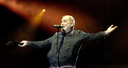 "PRUŽIO JE RUKU KAO DA NEMA RASTANKA" Pet godina od smrti Đorđa Balaševića, pomen mu nikada nije održan!