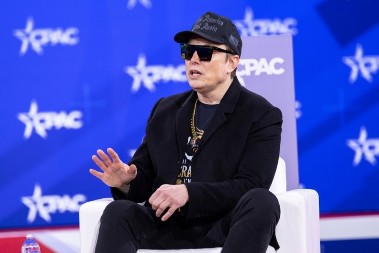 ILON MASK NA PUTU DA POSTANE PRVI TRILIONER NA SVETU Šta to znači za radnike i globalnu neravnotežu