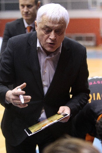 MUTA NIKOLIĆ NA NOVOM ZADATKU Ostajem do kraja, momci me gotive