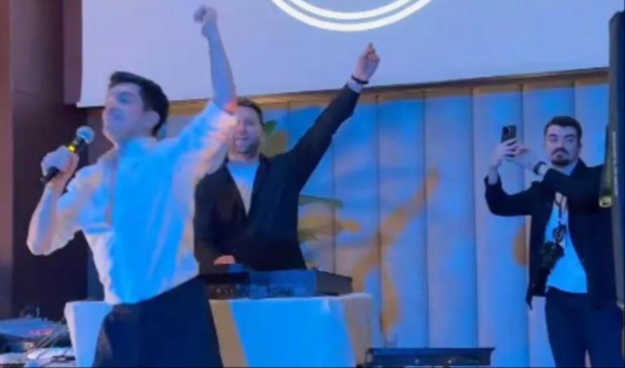 SUZE, PESMA I NOSTALGIJA! Snimak iz Istanbula rasplakao čitav Balkan – svi pevaju ‘'Ajmo Jugosloveni!'’