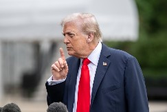 OGLASIO SE DONALD TRAMP Prva izjava o hapšenju bivšeg princa Endrua