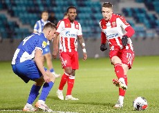 BUDUĆNOST JE U SIGURNIM RUKAMA Zvezdino dete koje sazreva: U Superligi je najmlađi, a o njemu se već priča