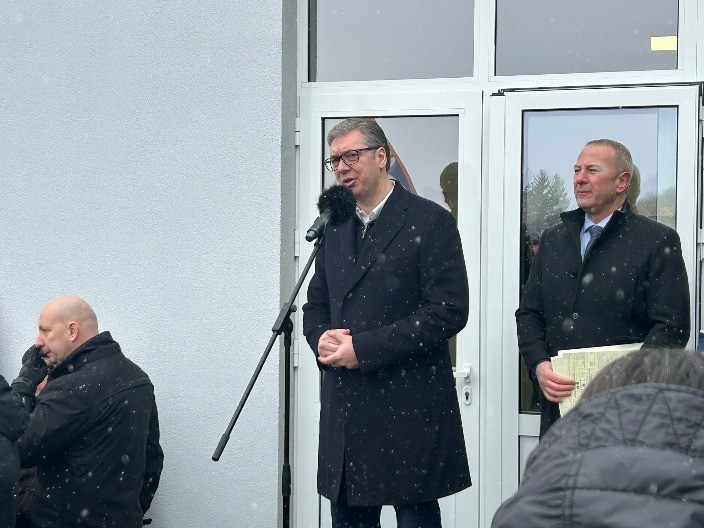 VUČIĆ OBEĆAO Mobilna ambulanta stiže u svako selo