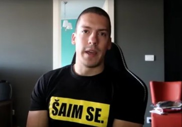 "BAKA PRASE JE POKAZAO DA I KLOVAN MOŽE DA VOZI PORŠEA" Najbogatiji čovek na estradi izjavom podelio naciju