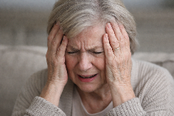 PREVARA KOJA JE ZGROZILA BALKAN Luka (22) falsifikovao bakino punomoćje – kad je otišla u banku, umalo se onesvestila od šoka!