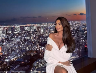 SKINULA SE NA RAJSKOJ PLAŽI Žena našeg pevača kao od majke rođena na Maldivima, procurio snimak koji je šokirao sve (FOTO)