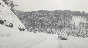 KOLAPS NA PUTEVIMA, VOZILA ZAGLAVLJENA Vlasti poslale upozorenje
