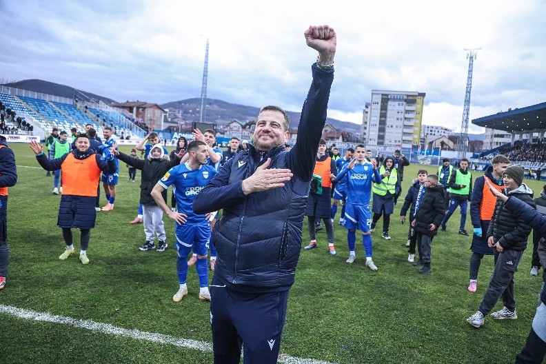 LALATOVIĆ EFEKAT Fudbaleri Novog Pazara dočekani kao heroji posle velike pobede (VIDEO)